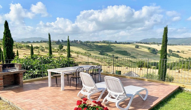 Villa In The Sun with four apartments for groups of families and friends