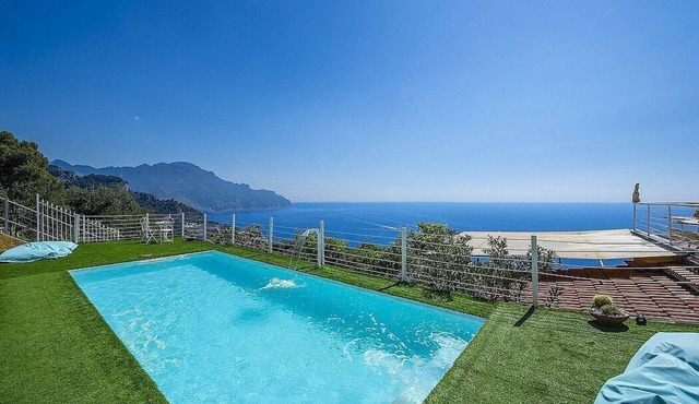 Villa Madreluna: A spacious three-story villa located on the high coast in front of the sea, with Free WI-FI.