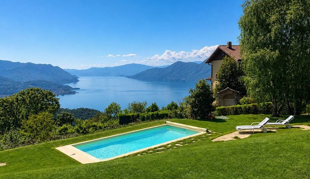 Villa Tirolese by Lago Reisen