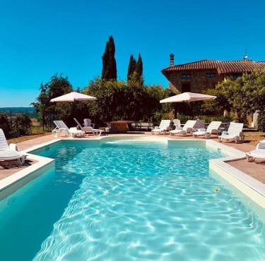 Villa Tre Laghi Vista Paradiso Piscina acqua salata provincia Perugia conf Toscana 22 posti