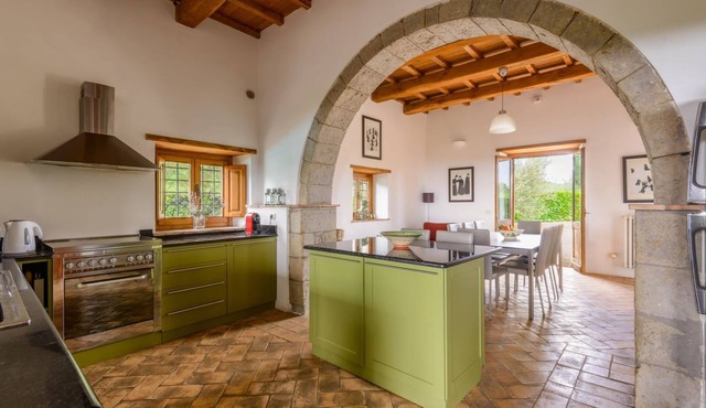 Villa Volsini - Four Bedroom Villa, Sleeps 8