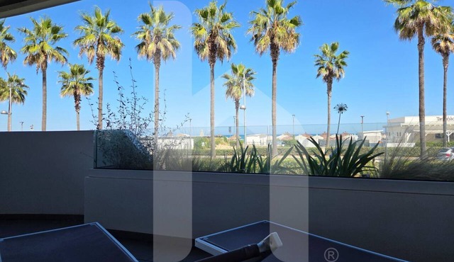 WaterFront is an exclusive and refined complex in one of the most suggestive stretches of the Montesilvano seafront and a few steps from the large golden sandy beaches. The Interno 7 apartment, on the ground floor of the residence also reachable by eleva
