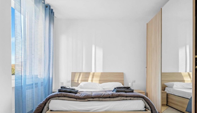 ZAN20: A Comfortable and Bright Apartment in Milan