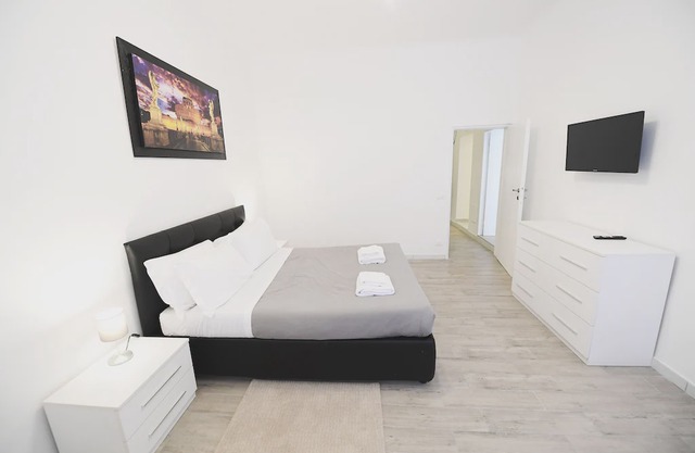 2 bedroom(s) House near Roma