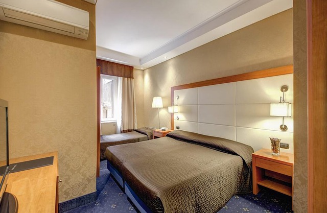 939 Hotel