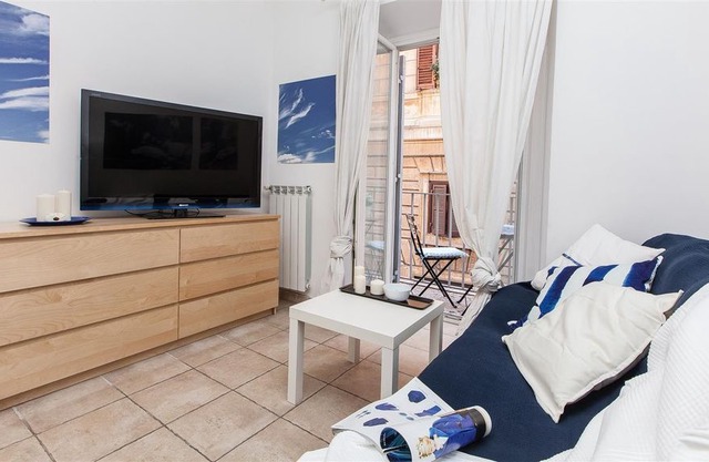 Calderari Balcony 916 apartment in Centro Storico with air conditioning, balcony & lift.