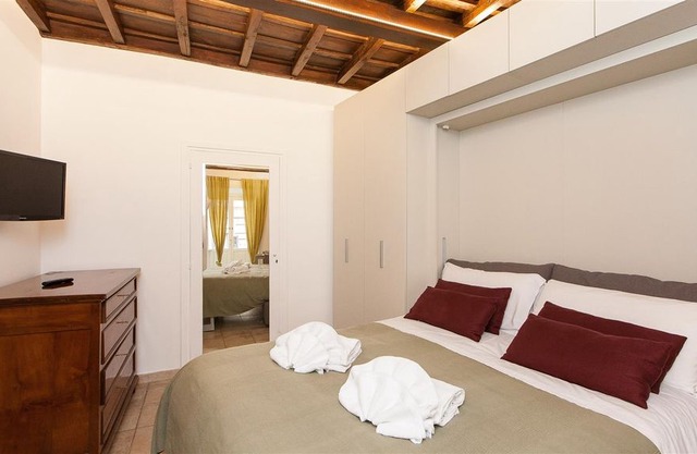 Calderari Studio apartment in Centro Storico with air conditioning.