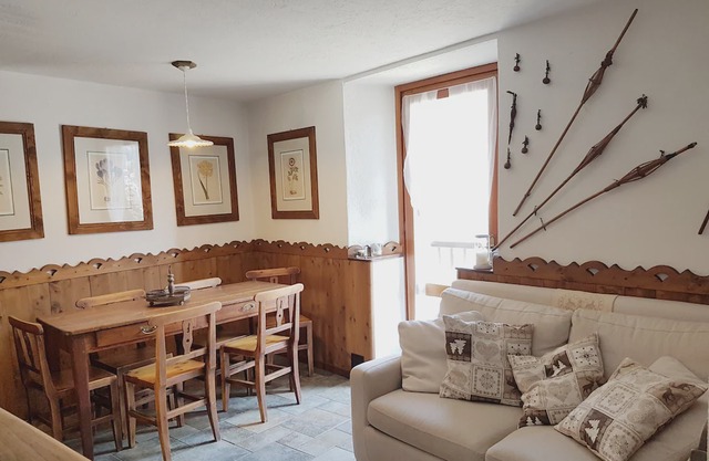 Courmayeur house with view, apartment with balcony