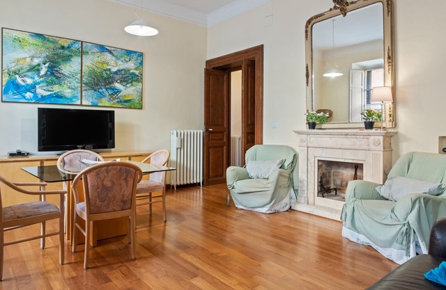 Elegant and central flat near Via Nazionale