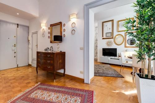Fabulous Pantheon Apartment
