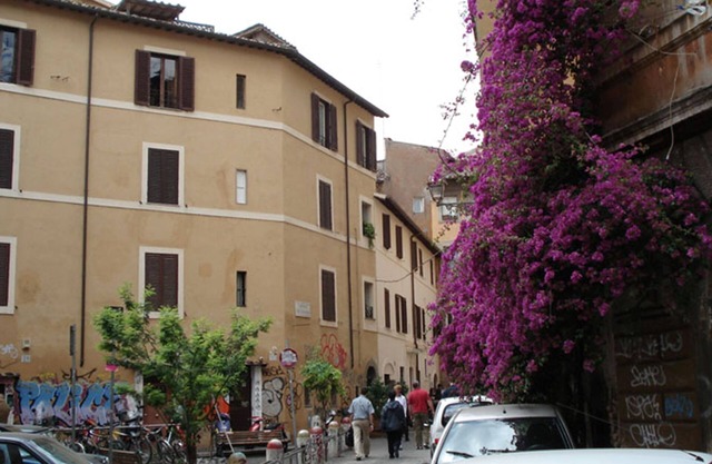 In Trastevere, the heart of Rome, romantic loft central and cheap