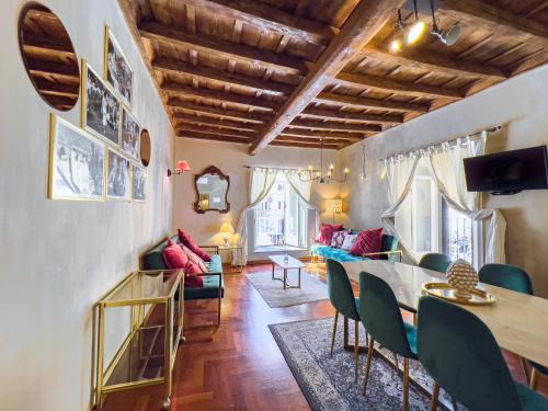 IREX Campo de Fiori - 3 bedrooms with View near Navona & Pantheon