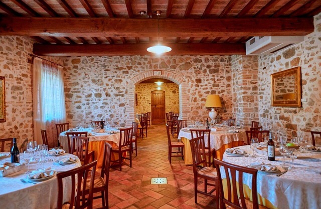 Close Spoleto 