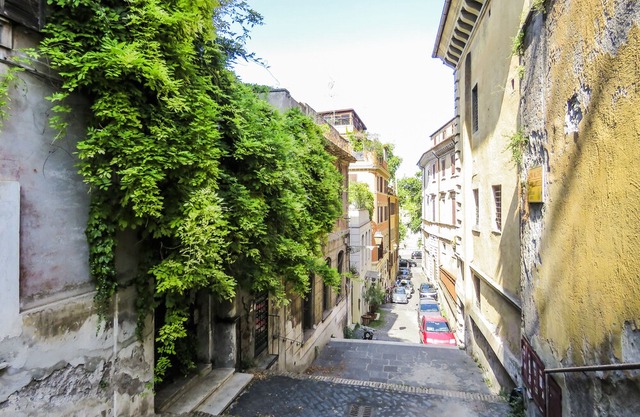 Sant’Onofrio Trastevere Vatican apartment Rome