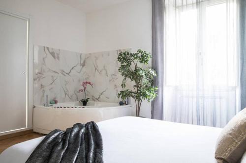 Silver Luxury Jacuzzi Suite Trastevere