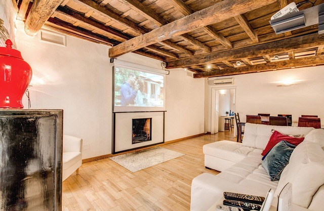 STUNNING DESIGN APARTMENT HEART OF ROME