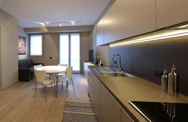 La Corte Porta Romana Air Conditioning Lift 