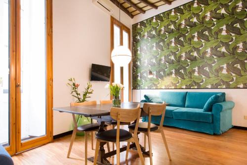 TrastevereHome - Central Monserrato House with Balcony