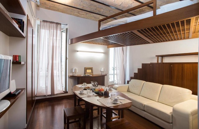 Trevi Fountain - Lovely Loft Apartment