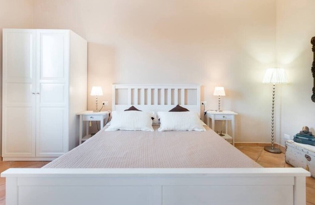 Very bright apartment overlooking San Pietro