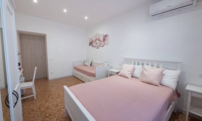 Vatican Apartment | 120 m² Apartment ∙ 3 bedrooms ∙ 9 guests