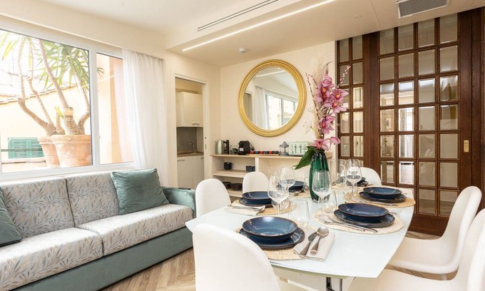 Rione II Trevi Apartment | 200 m² Apartment ∙ 4 bedrooms ∙ 9 guests