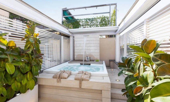 Rome City Centre Apartment | 220 m² Apartment ∙ 3 bedrooms ∙ 10 guests