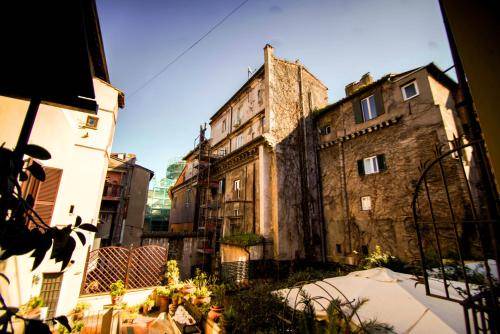 Roman Ghetto Apartment | 45 m² Apartment ∙ 4 guests