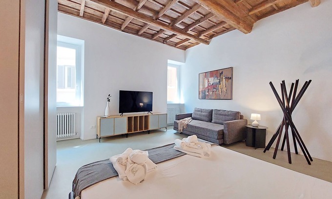 Rione VIII Sant'Eustachio Apartment | 4bnb - Luxury Navona Apartment
