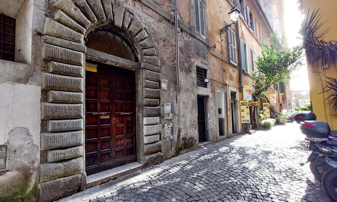 Rione VI Parione Apartment | Apartment in Rome with 1 bedrooms sleeps 4