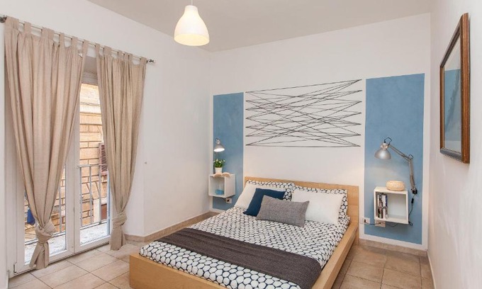 Roman Ghetto Apartment | Arenula Balcony