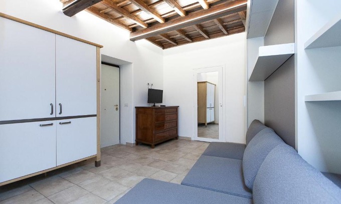 Roman Ghetto Apartment | Arenula Studio