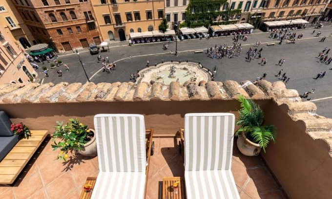 Rione VI Parione Apartment | Beautiful Apartment With Terrace overlook Piazza Navona, A Gothic Architecture
