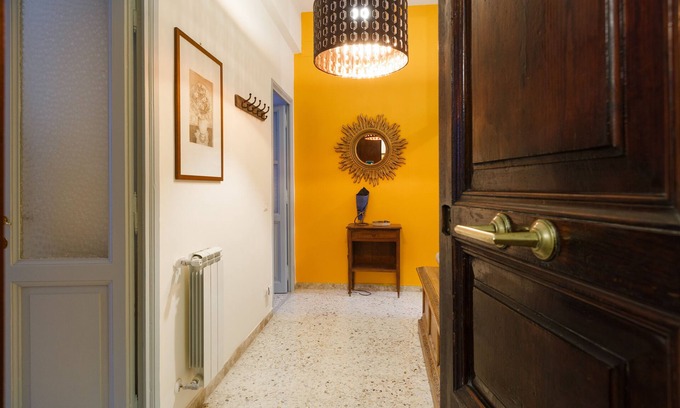 Rione IV Campo Marzio Apartment | Behind corner Spanish steps confortable and spacious AC & wifi
