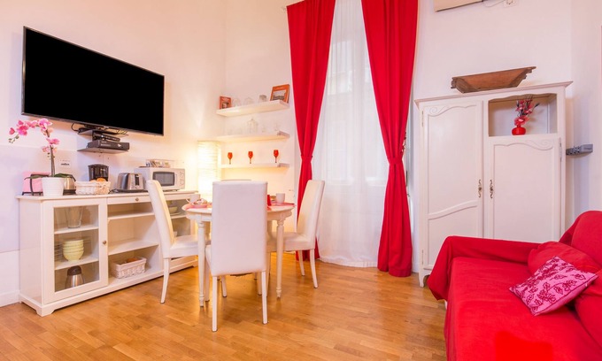 Rione XIV Borgo House | Best location in Rome - Smart Lodgings Red