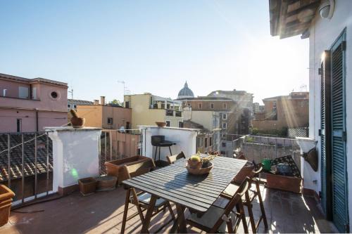Rione XIV Borgo Apartment | Borgo Panoramico - 3-Bedroom Apartment with Terrace - LOCAPPART