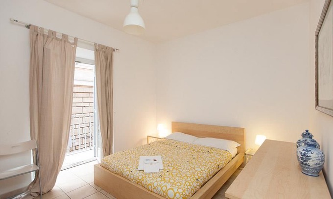 Roman Ghetto Apartment | Calderari Balcony Apartment