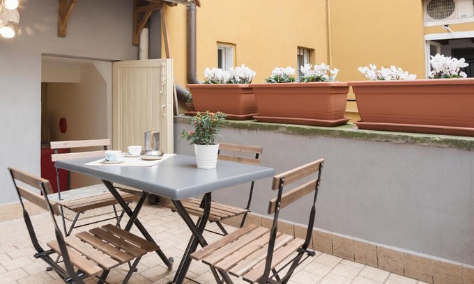 Rione VI Parione Apartment | Campo De' Fiori Central Flat