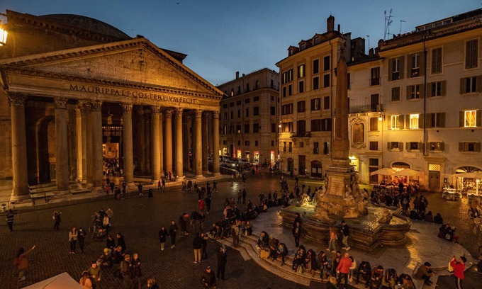 Rome City Centre Apartment | Casa Morgana by dbalconycollection at the Pantheon