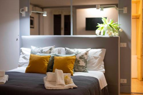 Rione III Colonna Apartment | Casa Paola Guesthouse