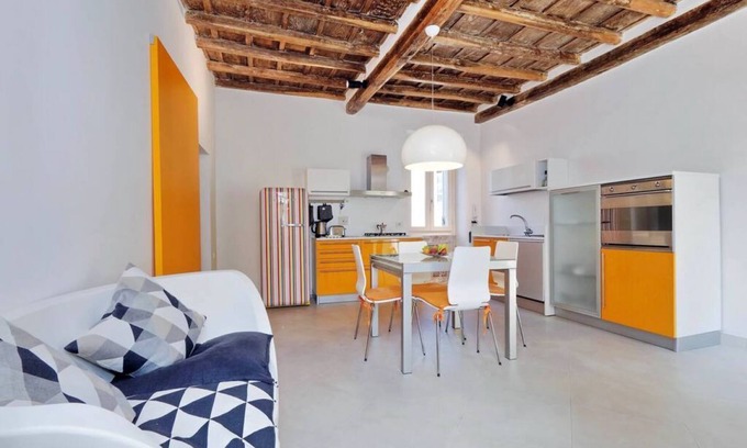 Rione XI Sant'Angelo Apartment | Characteristic apartment for 5 in the heart of the historic center