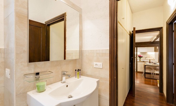 Rione XI Sant'Angelo Apartment | Chiavari 38 | Perfect location in the center of Rome