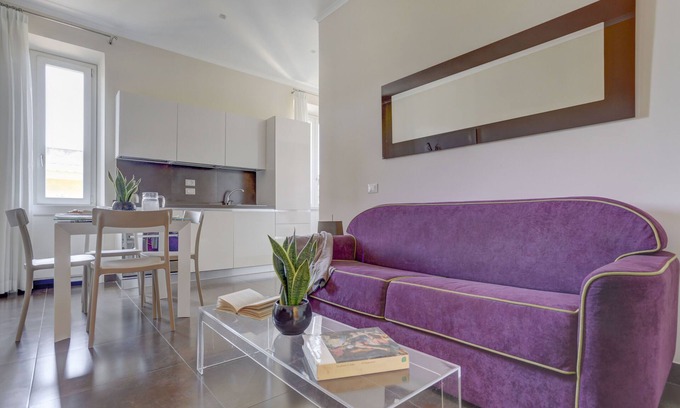 Monti Apartment | Colosseo Gardens - C13