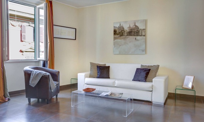 Monti Apartment | Colosseo Gardens - C8