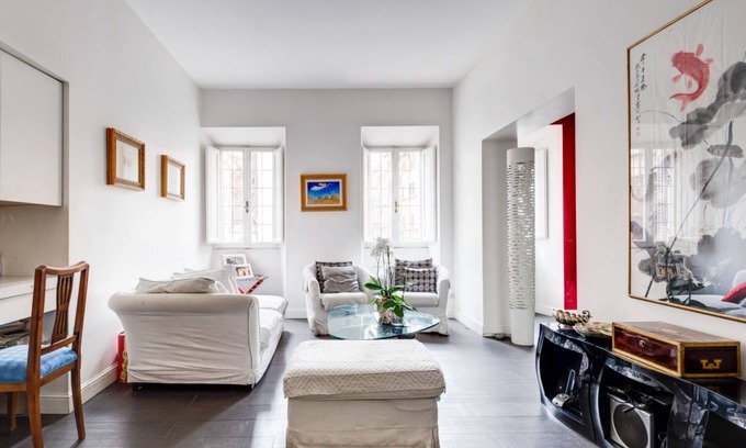 Rione V Ponte Apartment | Coronari Enchanting Two Bedroom Apartment