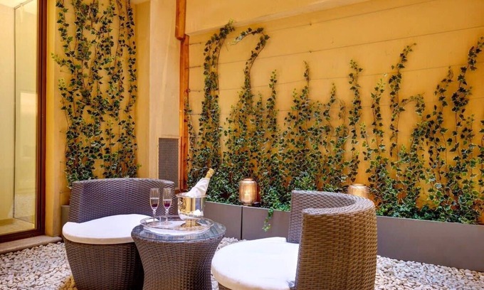 Rione V Ponte Apartment | Dolce Domizia - Historic Rome Palazzo: Modern Luxury, near Piazza Navona