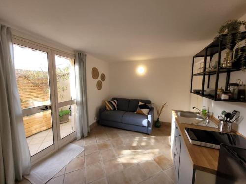 Rione VI Parione Apartment | Elegant Piazza Navona Apartment