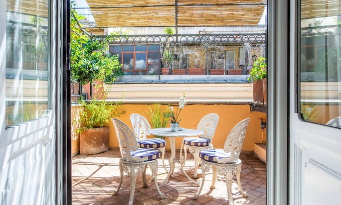 Rione IV Campo Marzio Apartment | Frattina Apartments