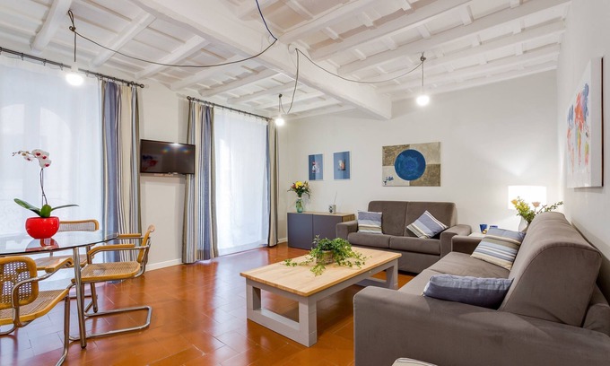 Trastevere Apartment | Grotta Pinta 1 | Apartment with a balcony in Campo de' Fiori!