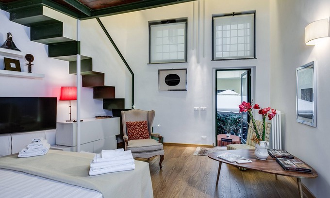 Rione V Ponte Apartment | NAVONA ROMANTIC LOFT